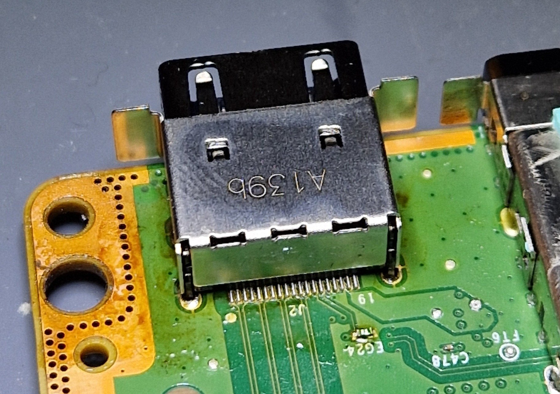 Xbox One Series X HDMI poort vervangen