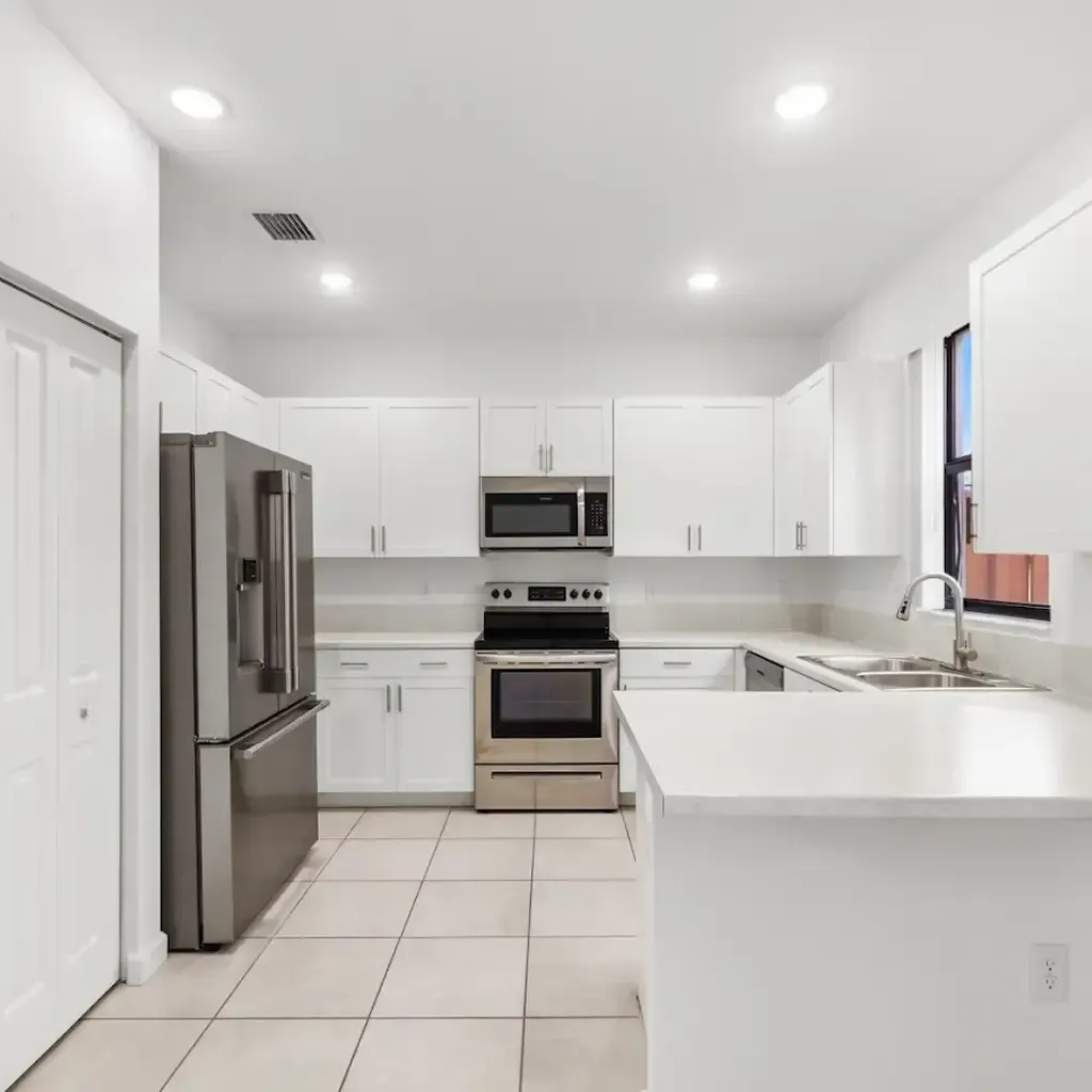 Full kitchens, Fast Renovation Home, handyman, Fort Lauderdale, Serving Weston, Davie & surrounding areas.