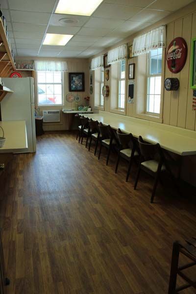 Interior and exterior photos of Cheatham County Funeral Home