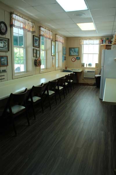 Interior and exterior photos of Cheatham County Funeral Home