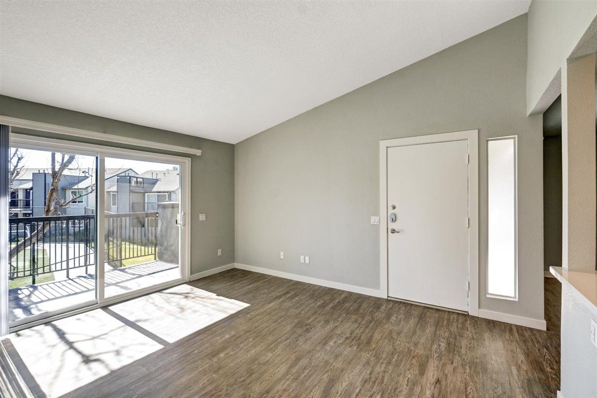 The James living room and patio