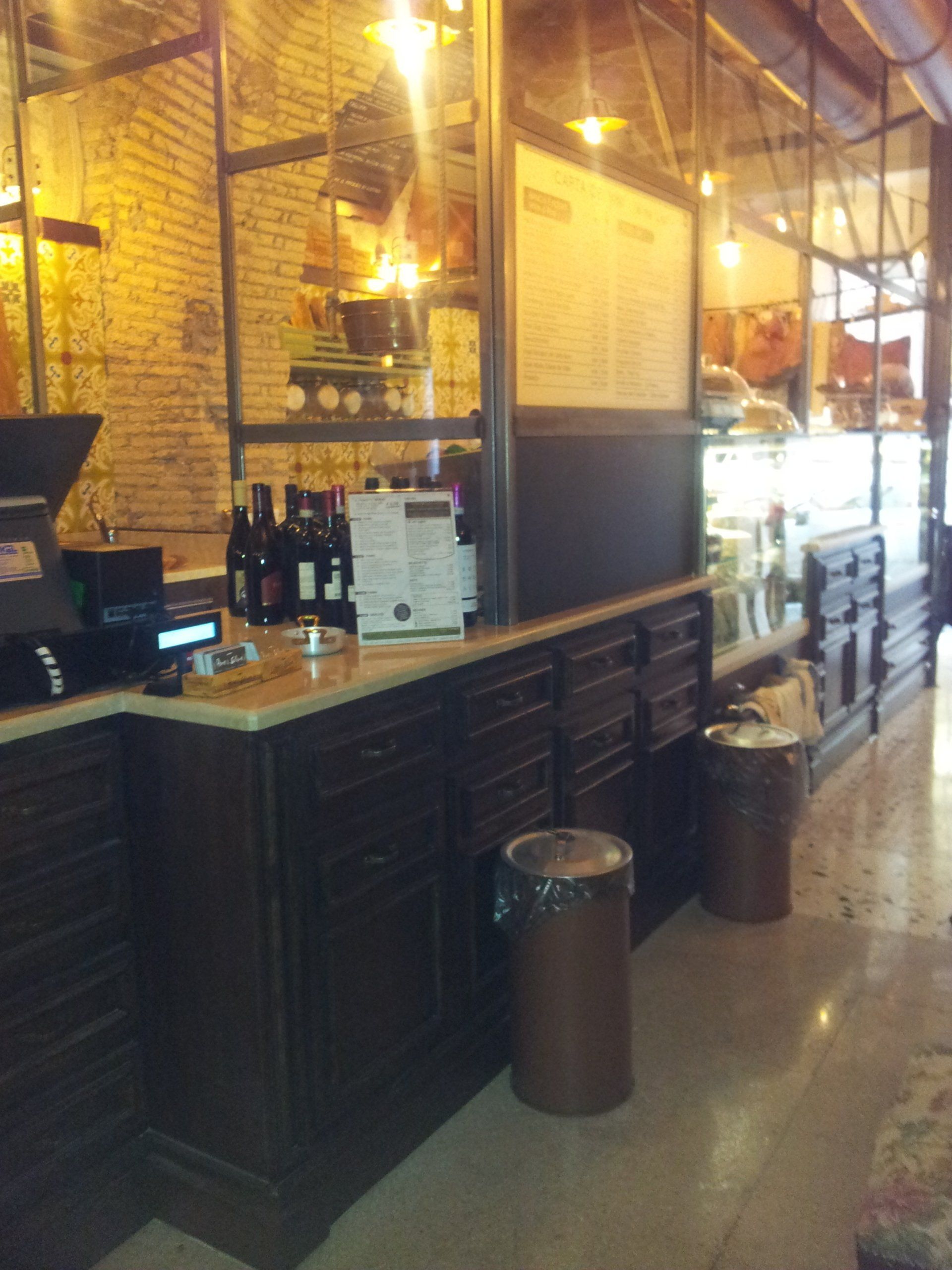 arredo negozio su misura