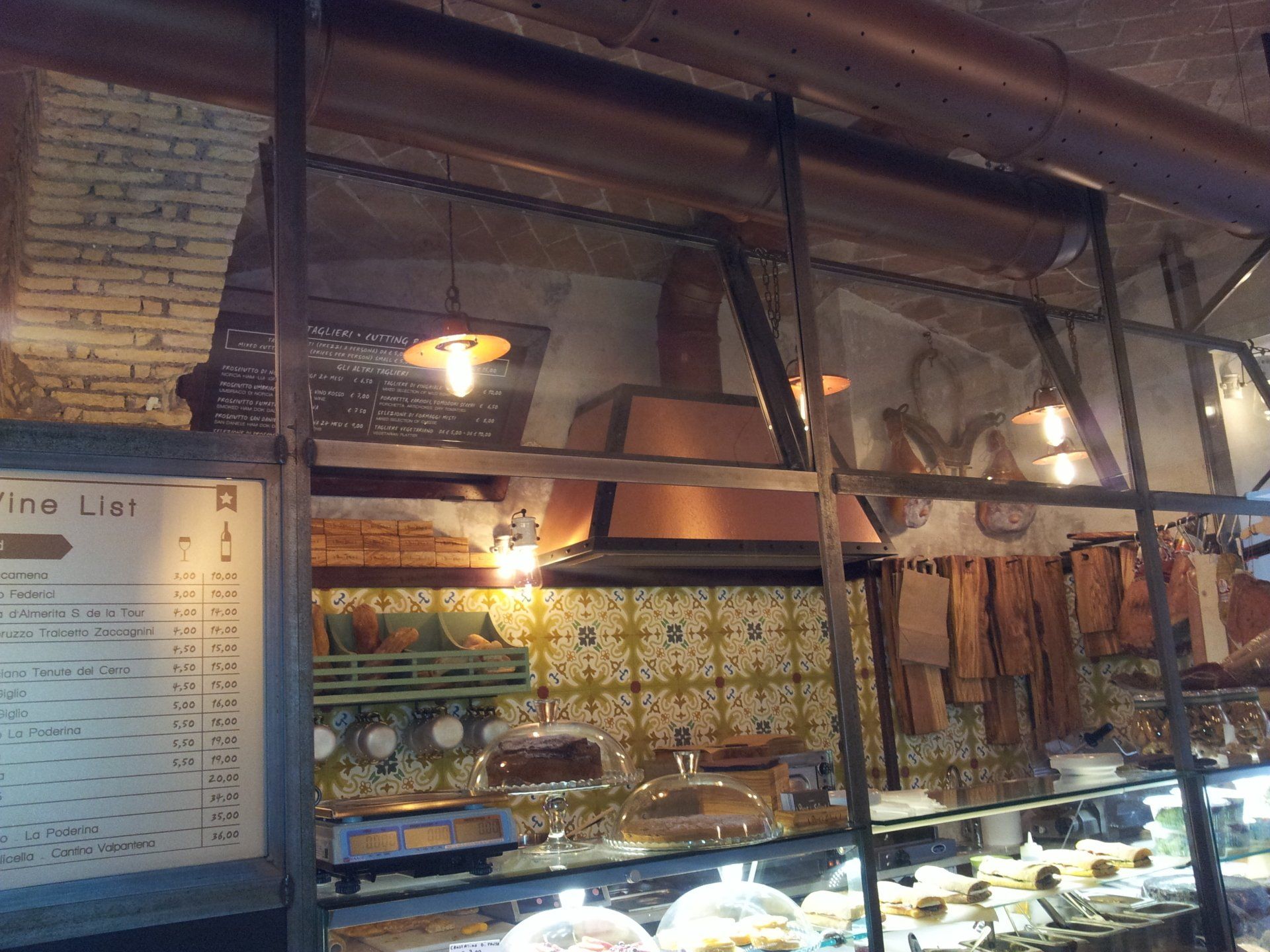 mobili negozio su misura