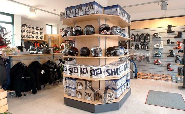 Arredi per negozio di accessori moto