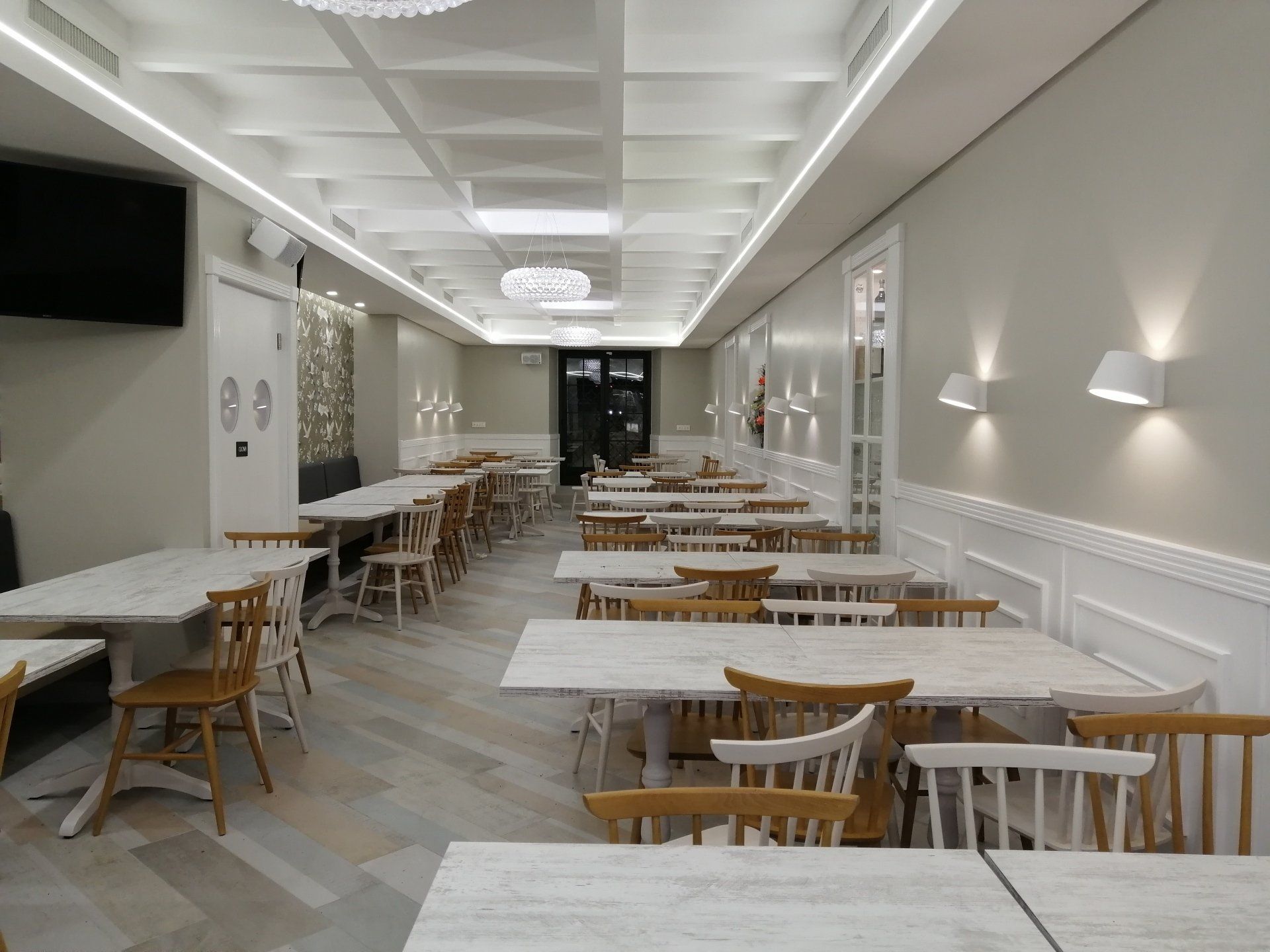 tavoli e sedie er locali