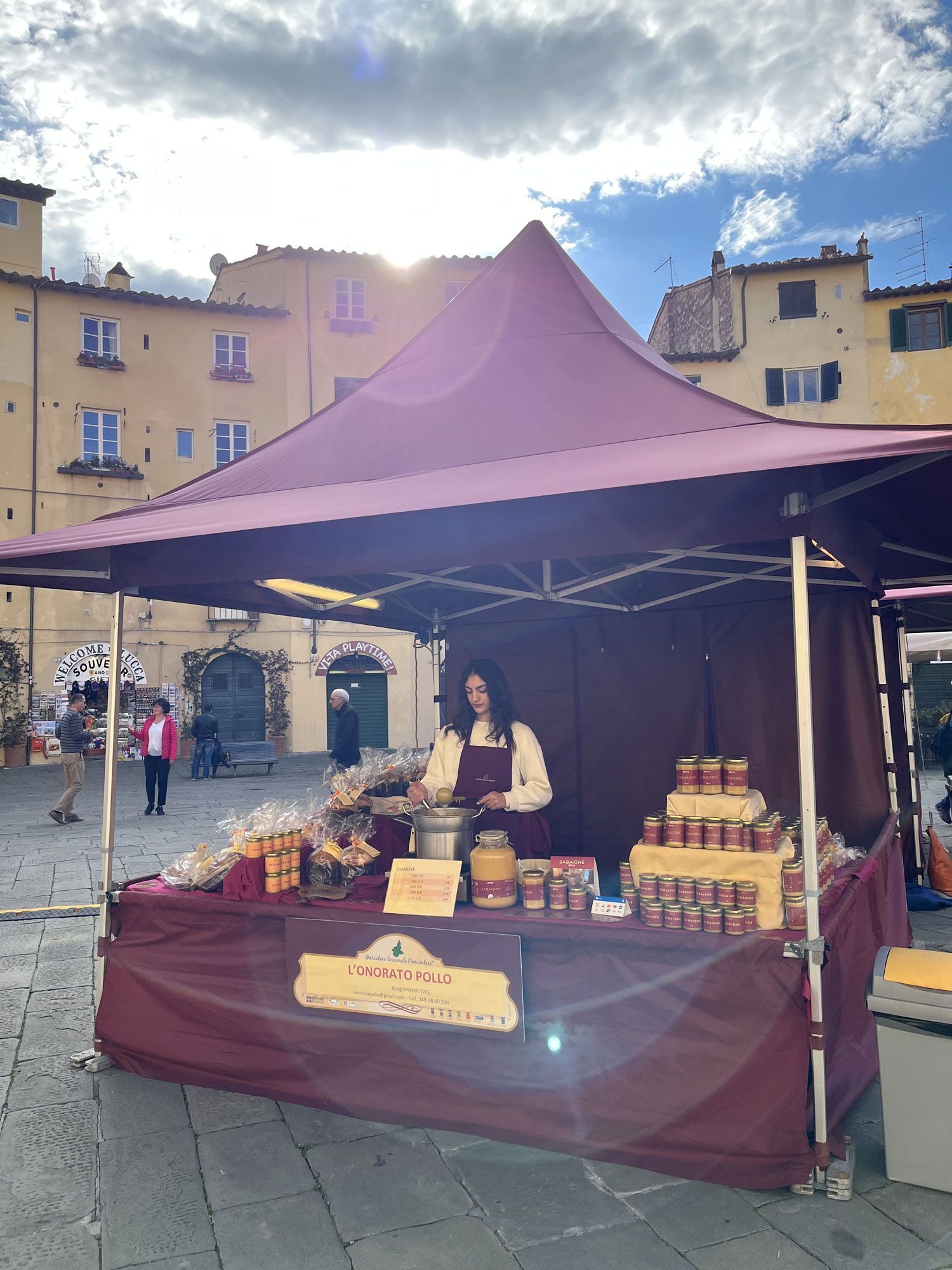L'onorato Pollo stand