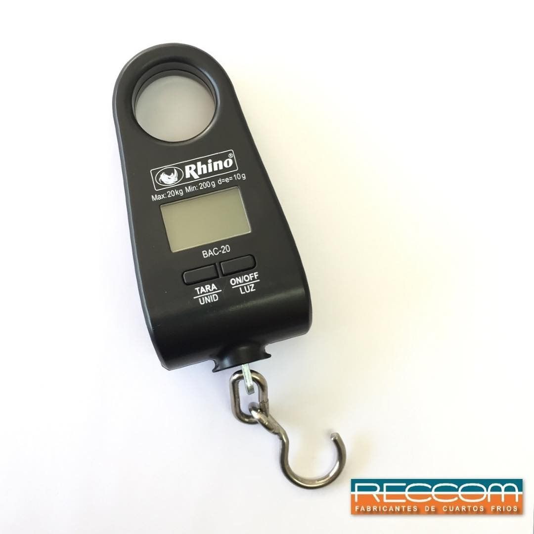 Una báscula digital de rinoceronte con un gancho adjunto