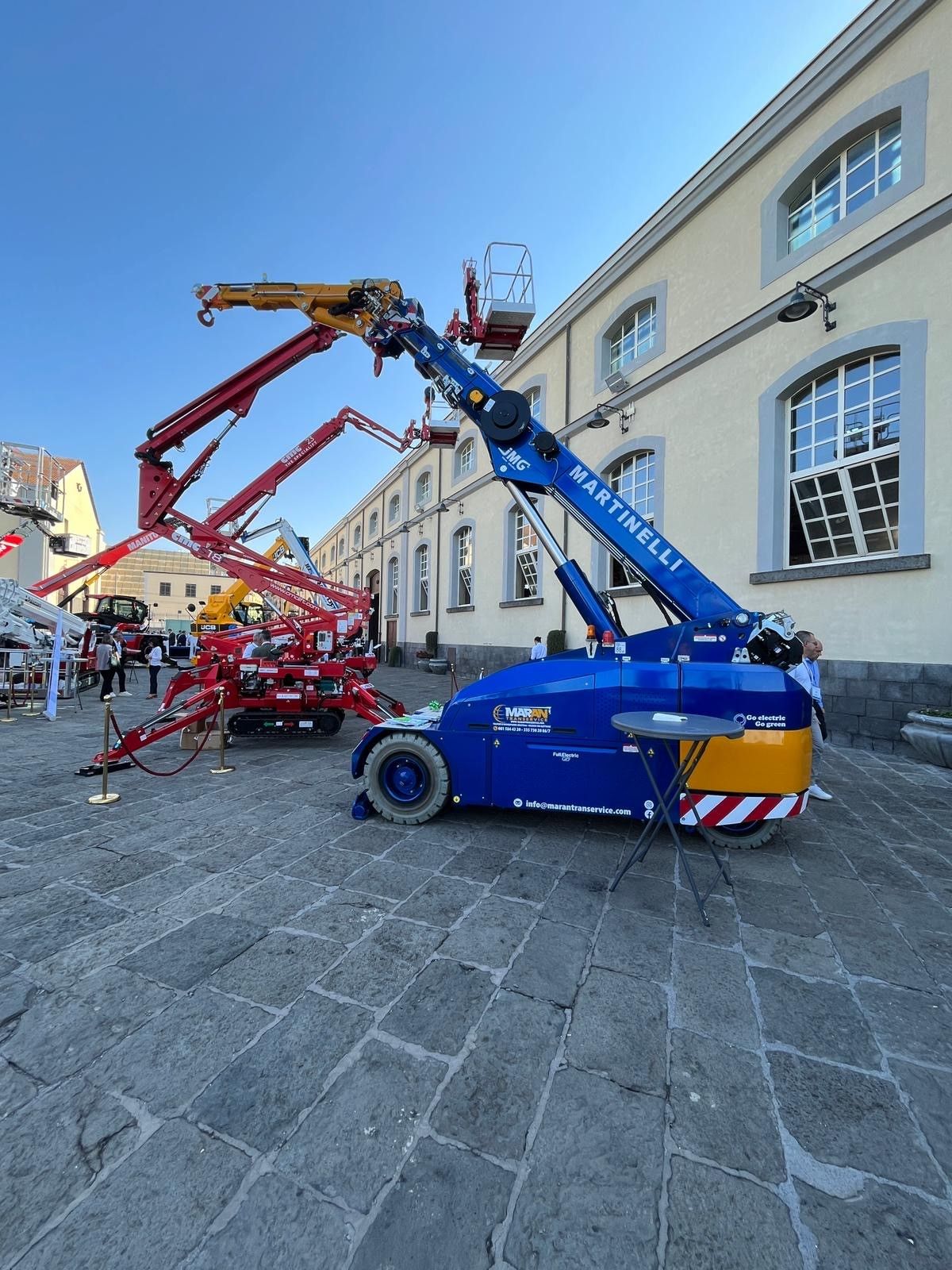 noleggio gru elettriche napoli
noleggio autogru
noleggio gru napoli