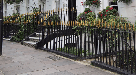 Railing for domestic spaces