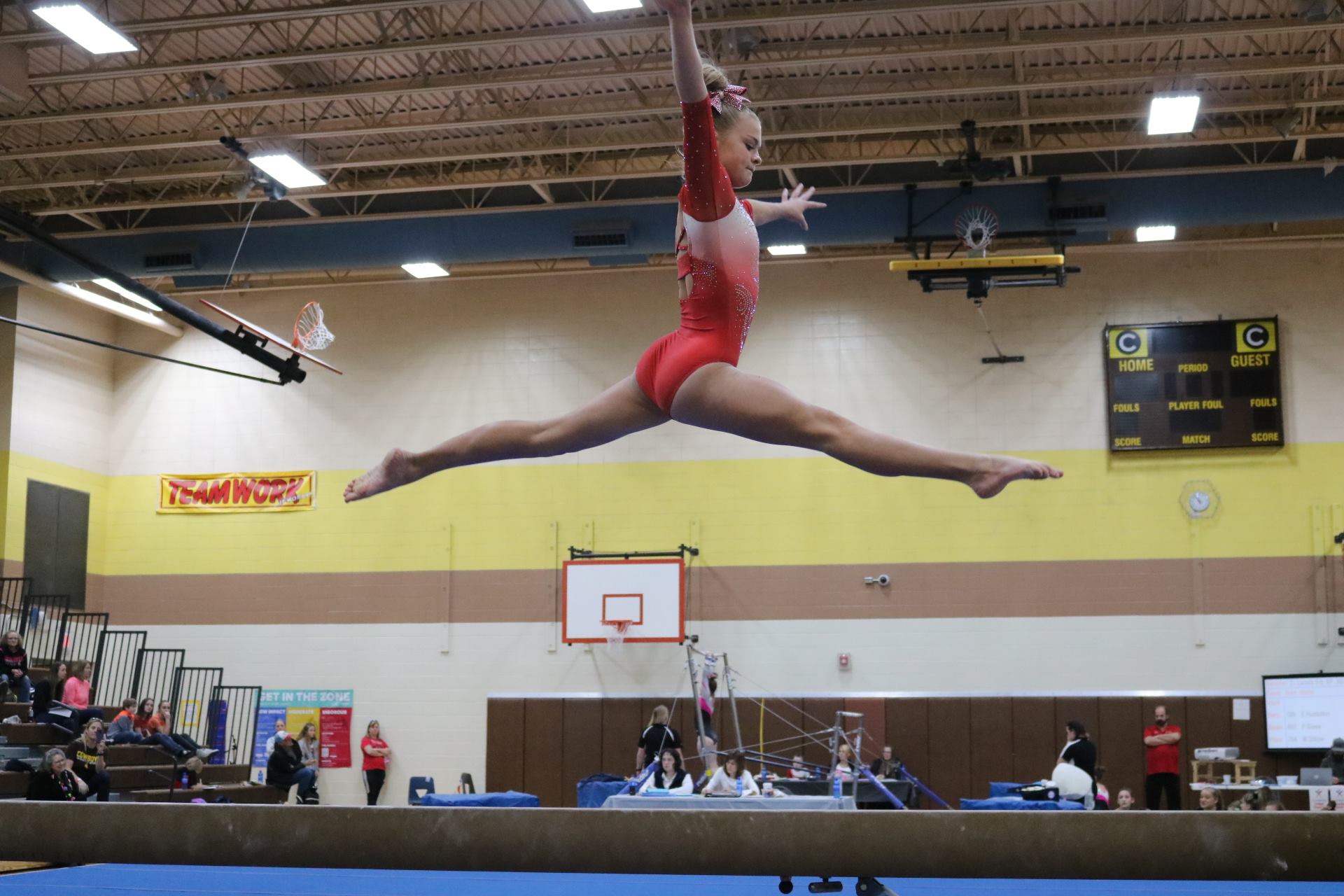 girl doing gymnastics