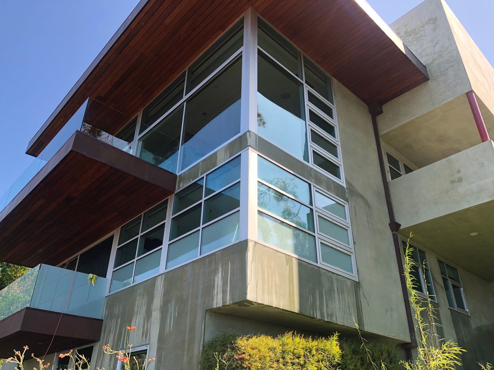 a large building with lots of windows and balconies