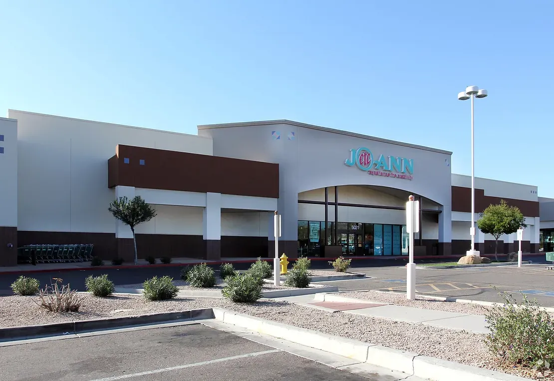 A large building with the word jcpenney on it