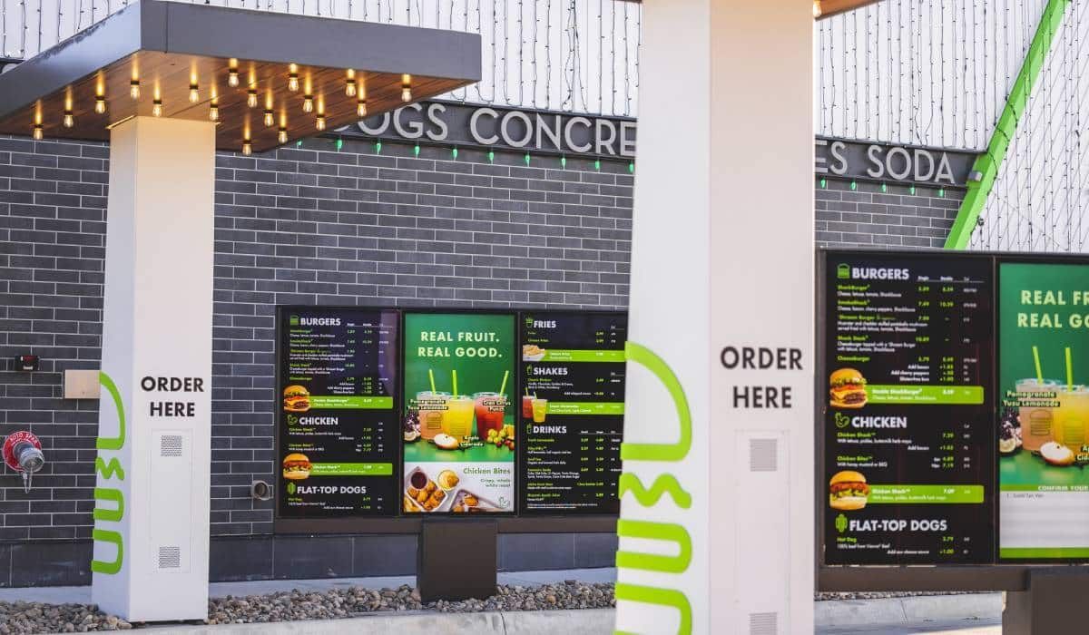 A rendering of a drive thru at a fast food restaurant