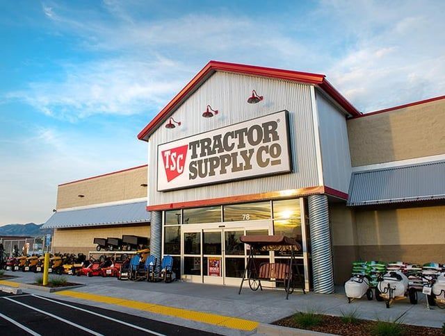 The front of a tractor supply co. store