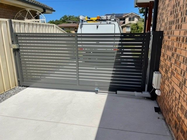 House with Sliding Gate | Wollongong, NSW | Arrow Gate
