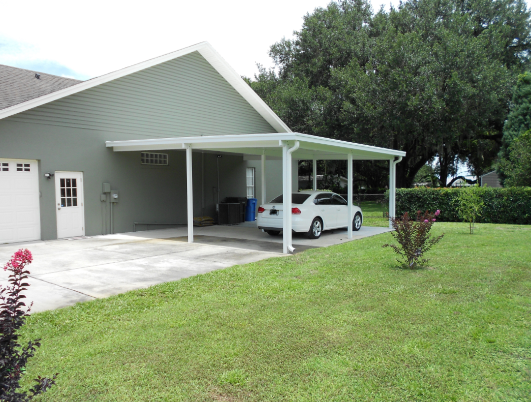 Contractor - House with White Car in Plant City, FL