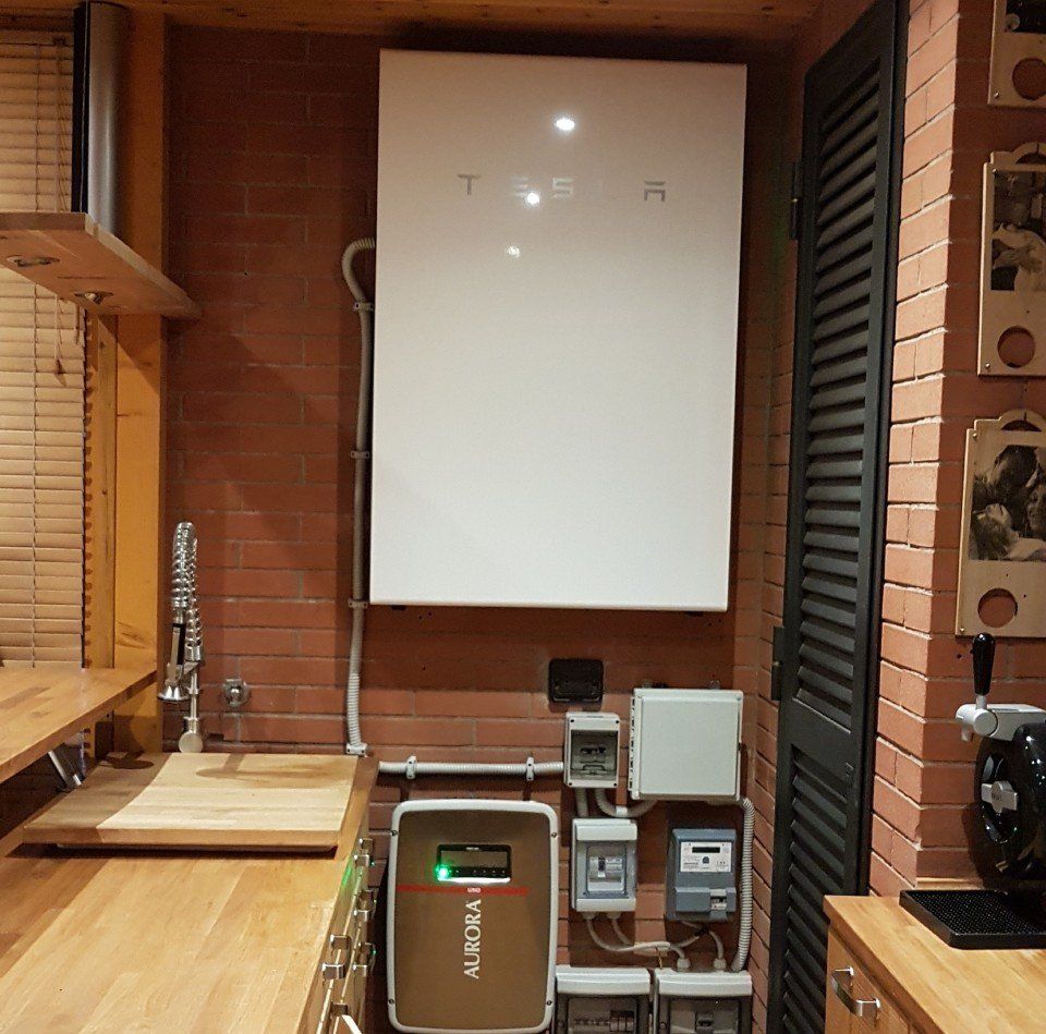 Tesla Wall
