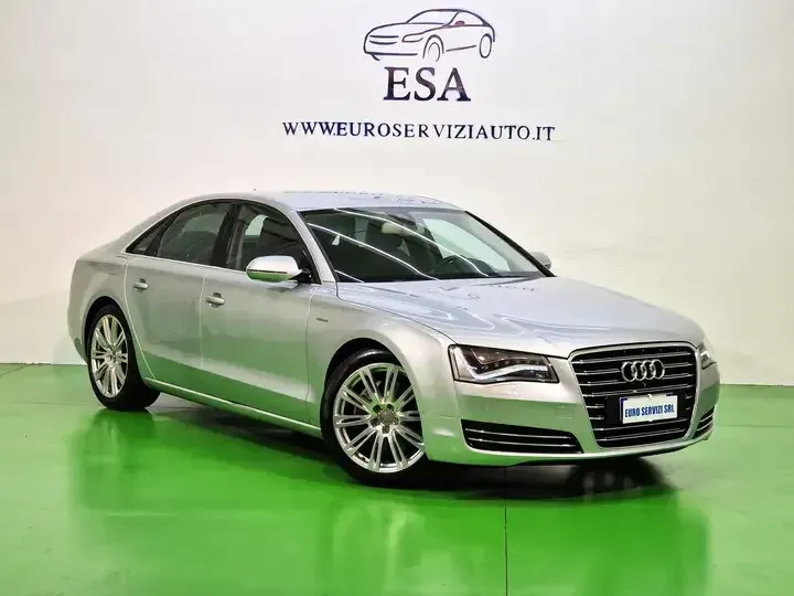 AUDI A8