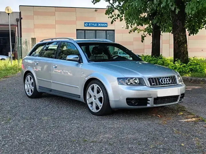 AUDI S4 