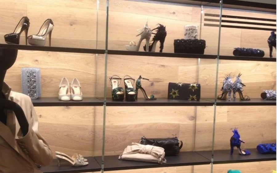 contropareti in cartongesso per vetrine commerciali