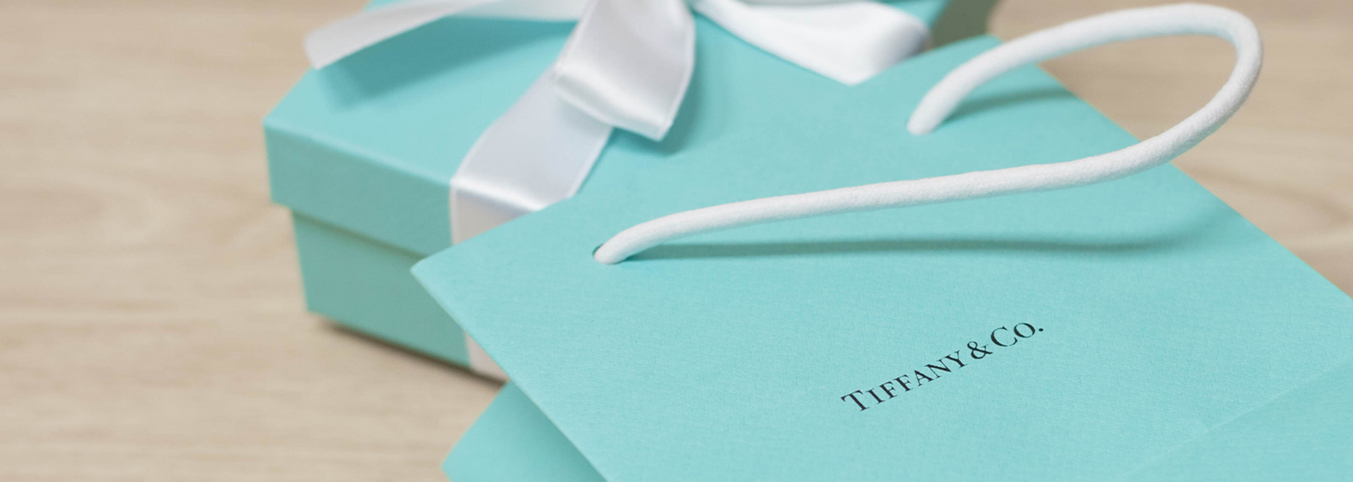 Picture of Tiffany's jewellery packaging.