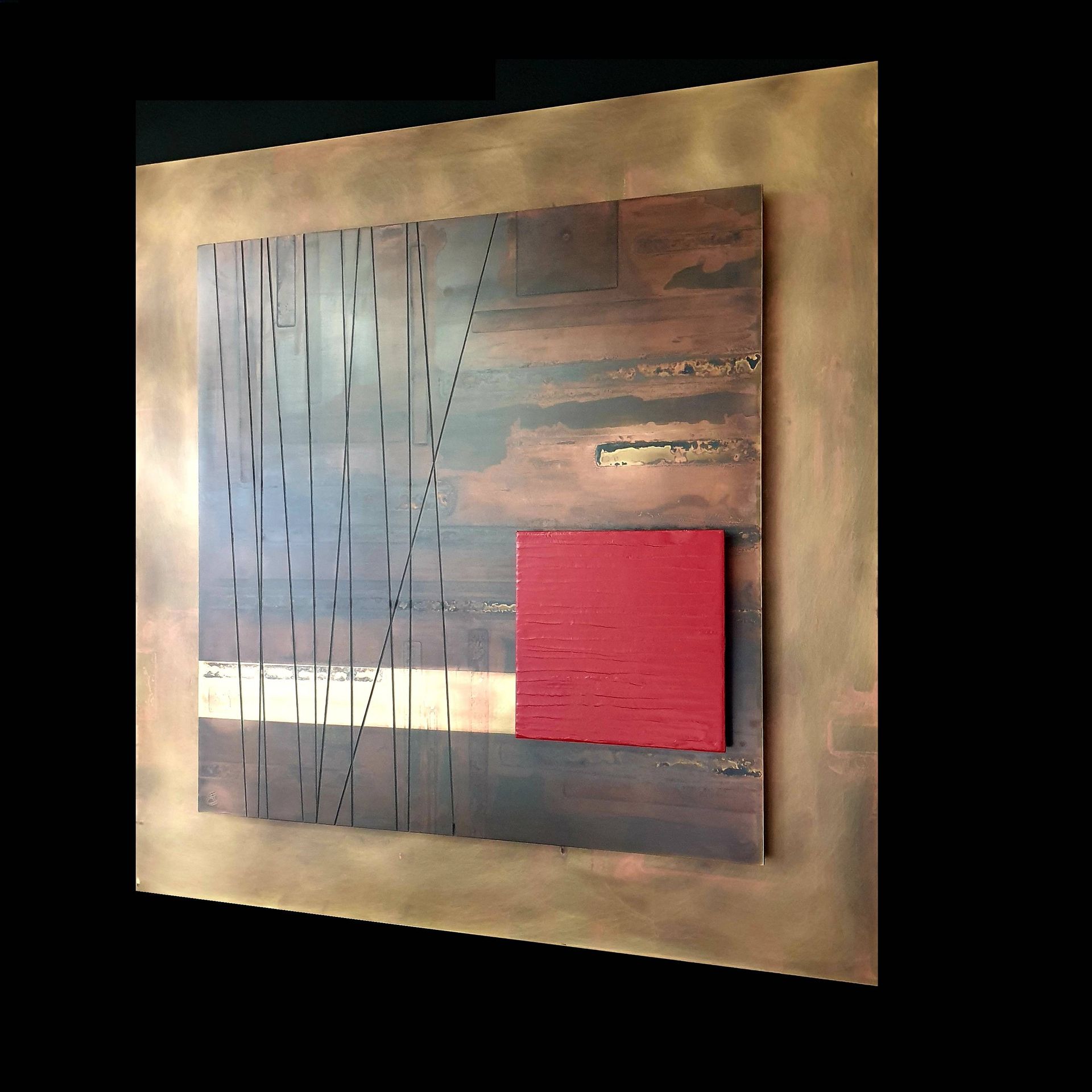 Lastre sovrapposte in ottone bronzato
