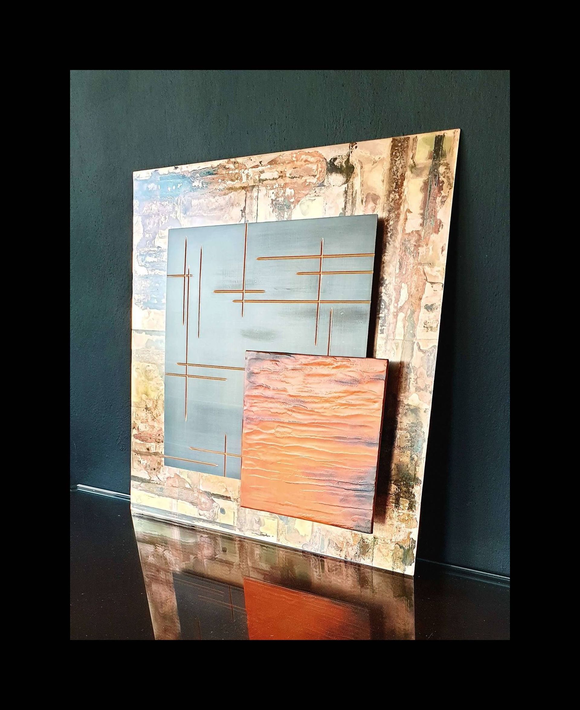 LASTRE SOVRAPPOSTE E INCISE IN OTTONE BRONZATO