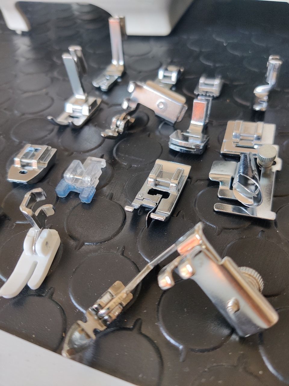 MAQUINAS DE COSER DE LA 12