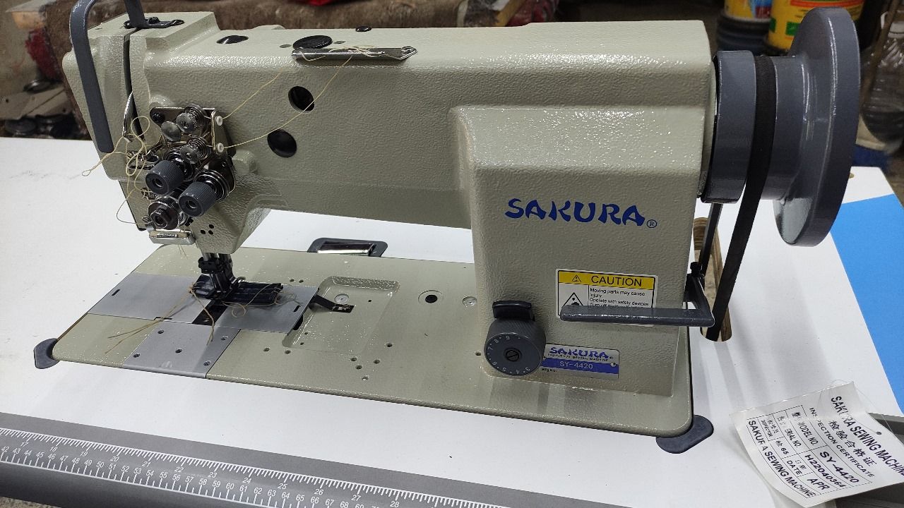 MAQUINAS DE COSER DE LA 12