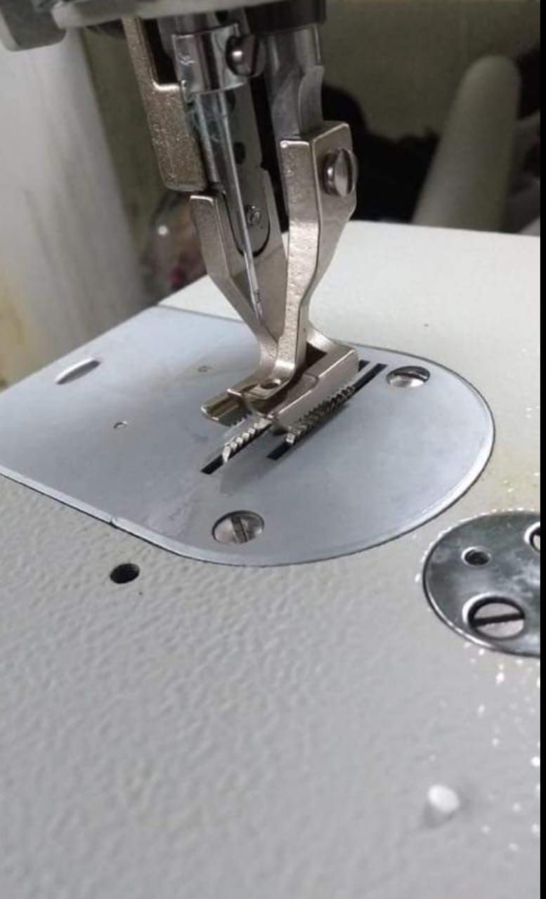 MAQUINAS DE COSER DE LA 12