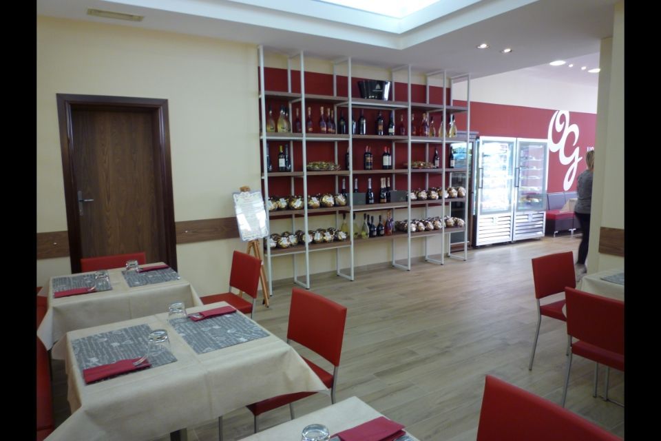 interni di un ristorante pizzeria