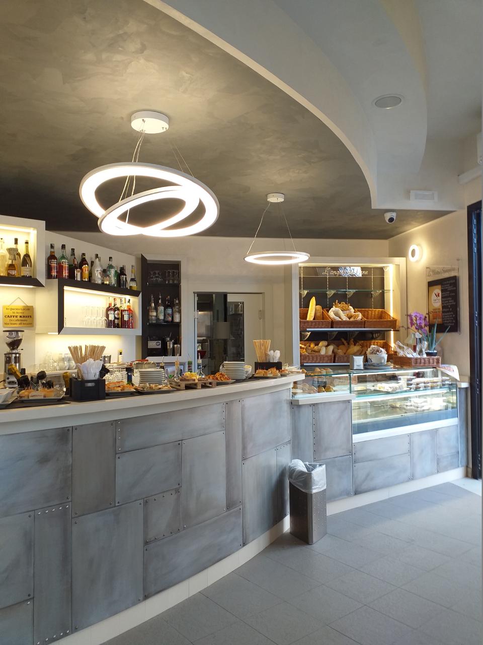 arredi bar personalizzati