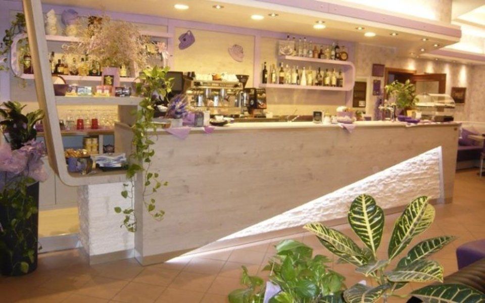 bancone moderno di u bar