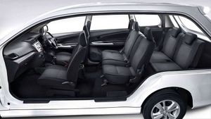 Toyota Innova with 7 seats, dual air conditioning, and very soft foam seats, ensuring a comfortable ride for passengers, available for car rental in Palawan.