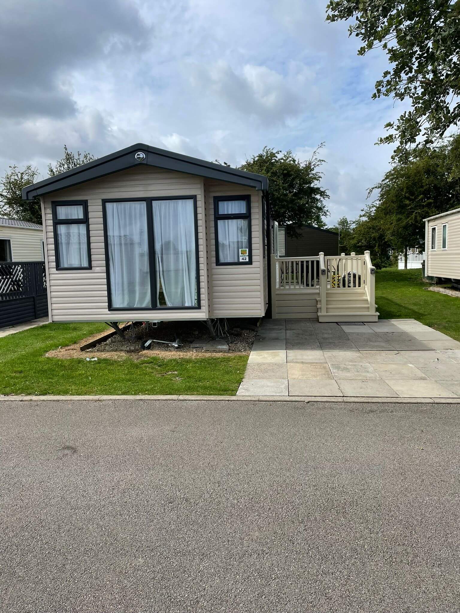 WILLOW GROVE CARAVAN A42