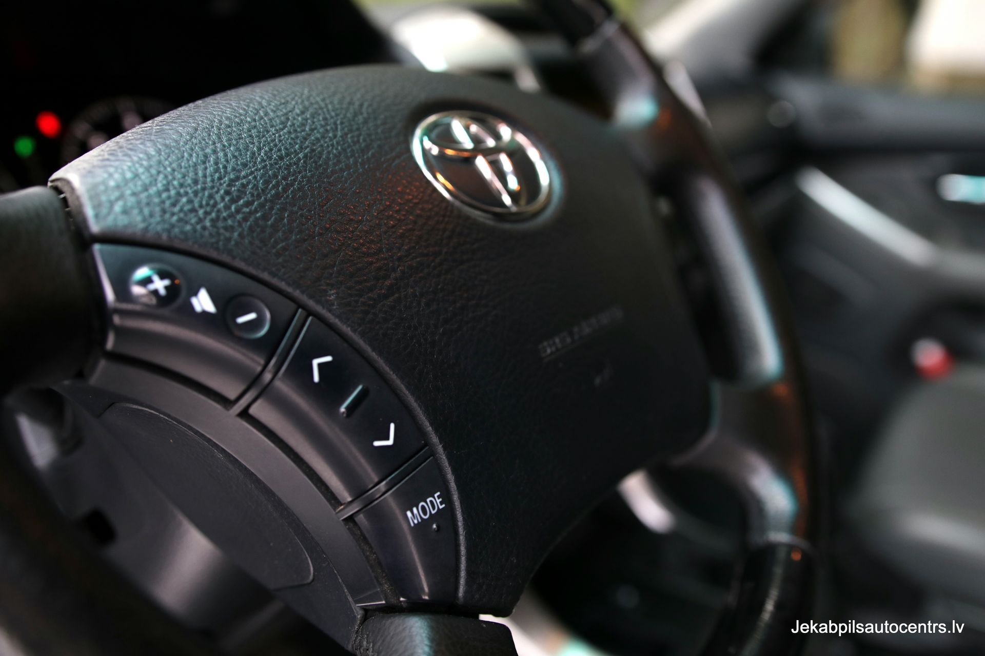 Toyota stūres rata tuvplāns