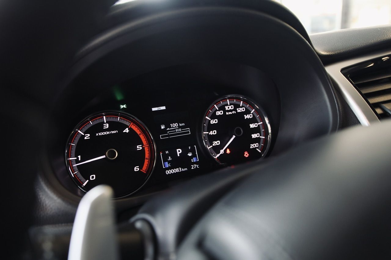 Tuvplāns no automašīnas paneļa