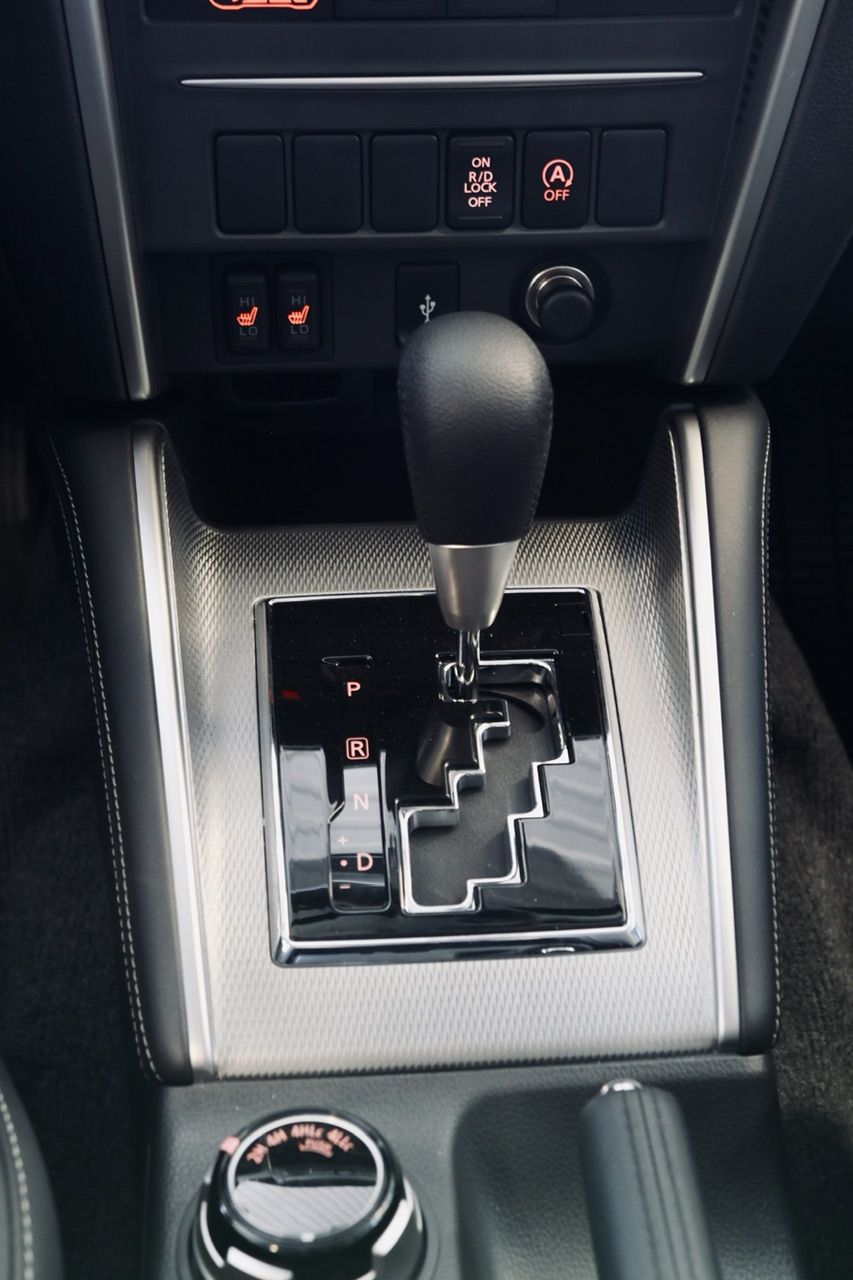 Tuvplāns ar pārslēgu automašīnā