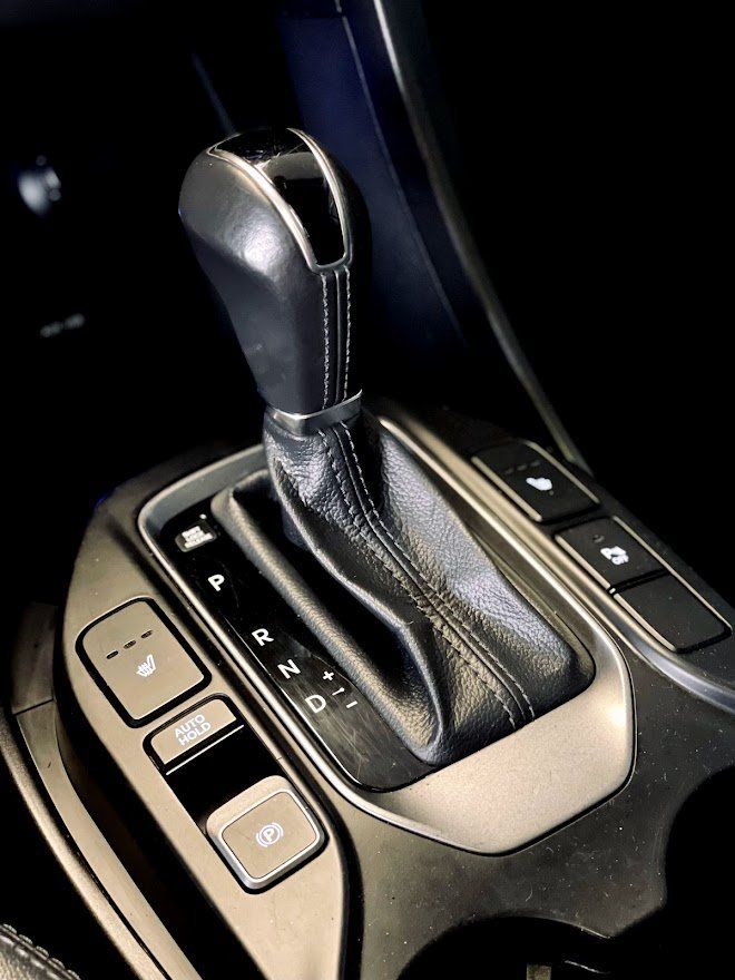 Tuvplāns ar pārslēgu automašīnā