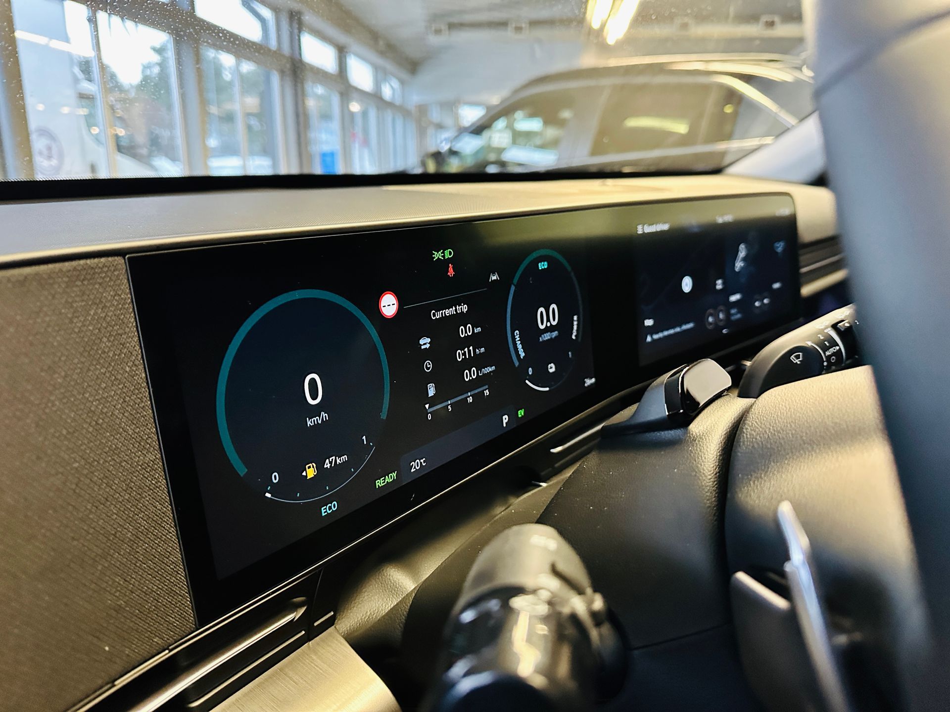 Tuvplāns automašīnas informācijas panelim ar skaitli 0 uz tā