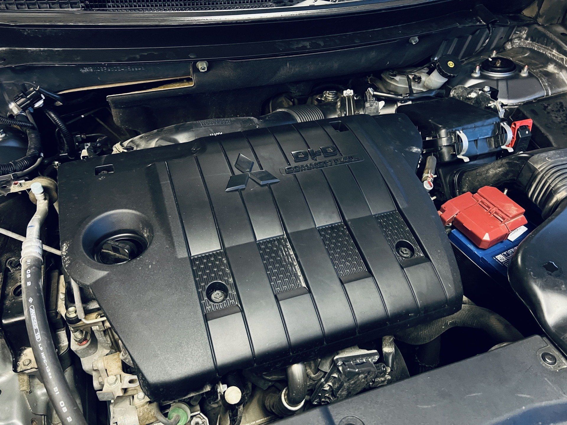 Tuvplāns no mitsubishi automašīnas dzinēja