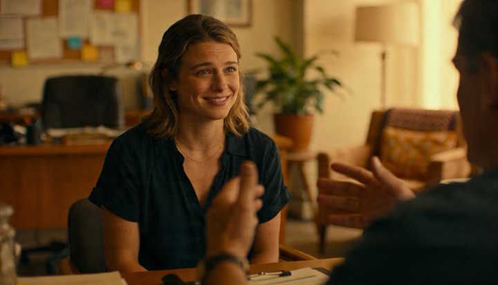 hypnotist in OKC meeting with client in a pre-screening session