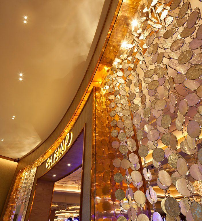 A building with the word casino on it