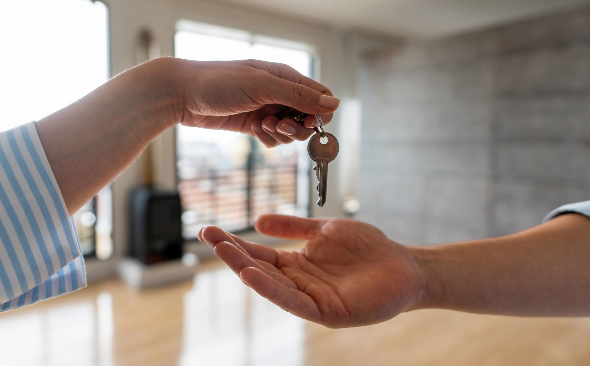 Giving the keys to a man – Dayton, OH - C & G Mortgage
