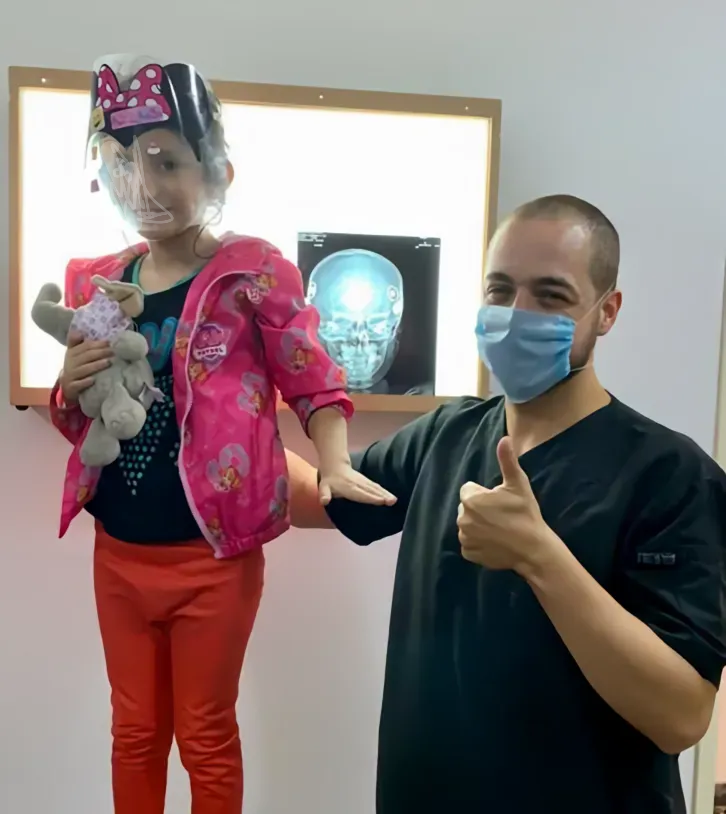 Dr. Juan Carlos Cisneros Lesser — Implante coclear para niños en México