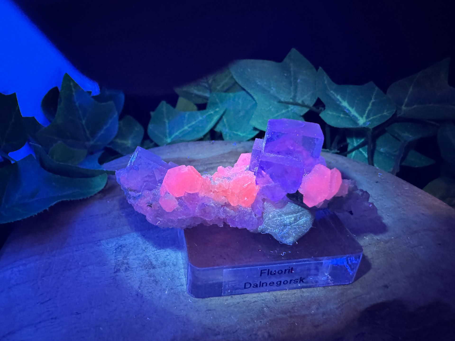Een fluorescerende mineraal