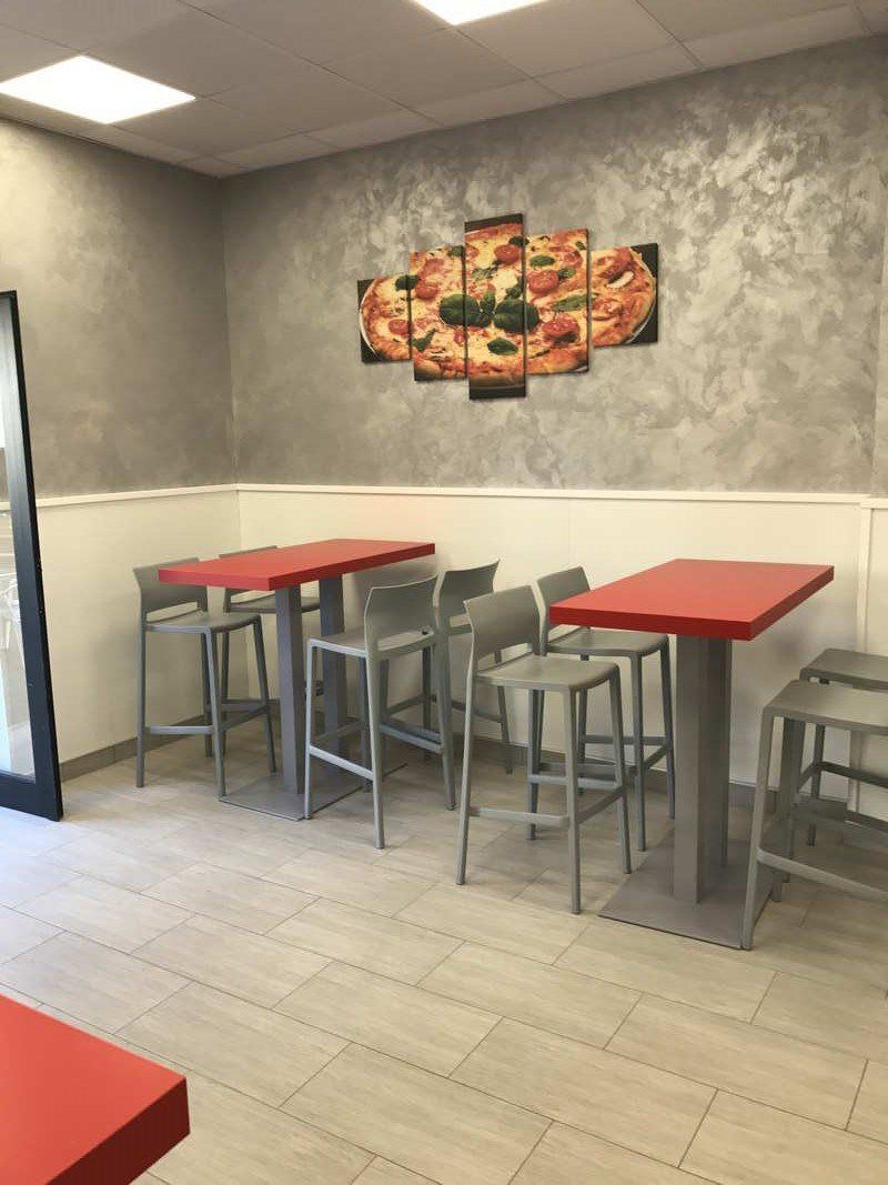 tavolini e sedie per pizzerie