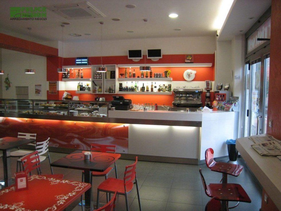 mobilia giovanile per pizzeria