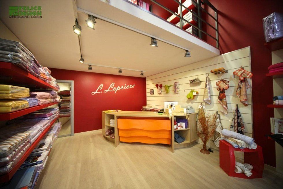 arredo per negozio di abbigliamento