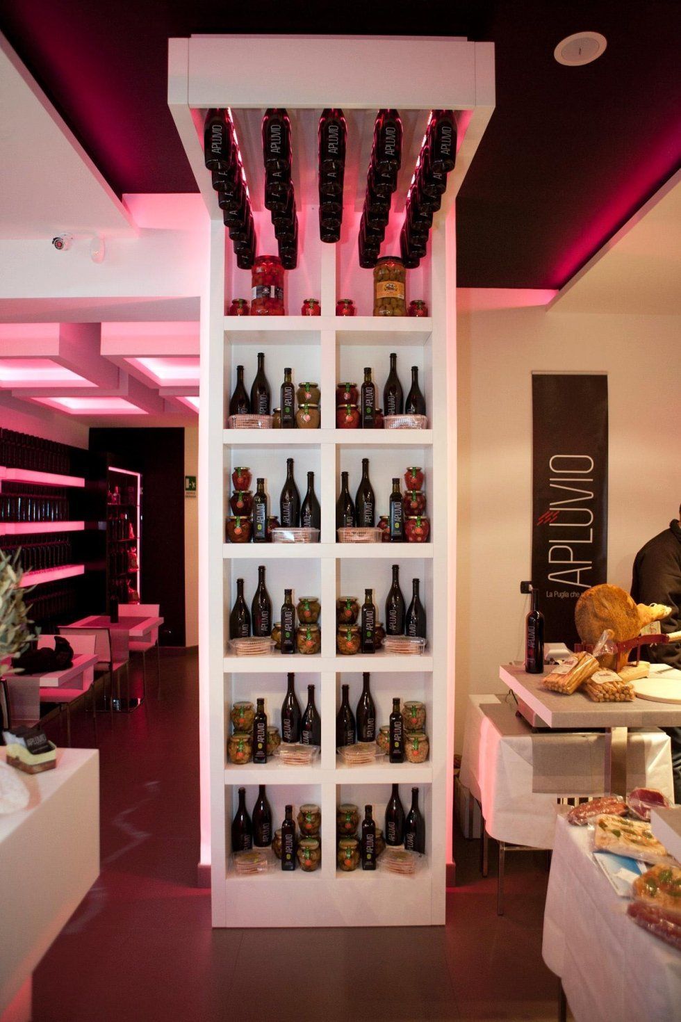 soluzioni d'arredo per enoteche e arredamento per bar e ristoranti a Roma